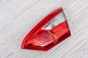 FORD FOCUS MK3 III SEDAN 2010-2014 PRZED FACELIFTINGIEM LAMPA KLAPY TYLNEJ PRAWA BM5113A602AD