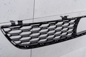 BMW SERIA 5 G30 2017+ M-PAKIET KRATKA PRZEDNIEGO ZDERZAKA POD RADAR 51118068338