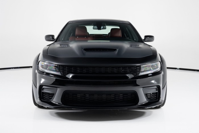 MASKA Z WYGLUSZENIEM DODGE CHARGER 2021+ 68529909AA