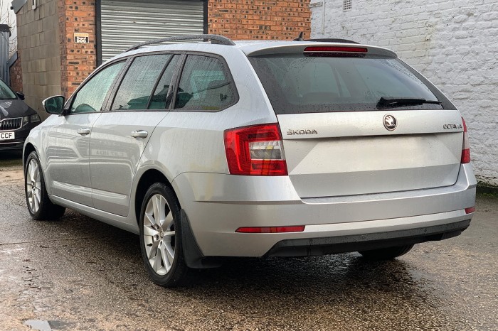 SKODA OCTAVIA III SE 2016-2020 PO FACELIFTINGU CHLAPACZE