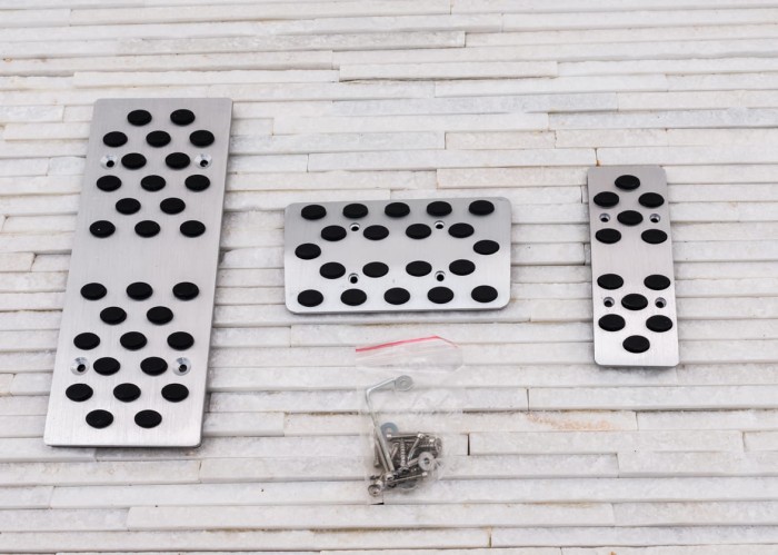 SUBARU FORESTER 2008-2013 AUTOMAT NAKŁADKI NA PEDAŁY