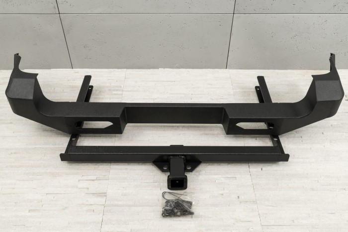 SUZUKI JIMNY 1998-2018 STALOWY ZDERZAK TYLNY Z HAKIEM