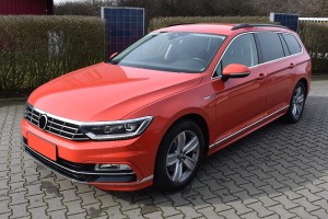 VW PASSAT B8 3G R-LINE HIGHLINE 2015-2019 PRZED FACELIFTINGIEM CHROMOWANA LISTWA PRZEDNIEGO ZDERZAKA ŚRODKOWA 3G08538352ZZ