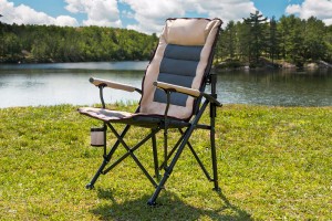 SKŁADANY FOTEL TURYSTYCZNY Z WENTYLOWANYM OPARCIEM SZARO-BEŻOWY