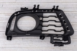 BMW SERIA 3 F34 GRAN TURISMO 2013-2020 ZAŚLEPKA HALOGENU KRATKA ZDERZAKA PRAWA 51118057324