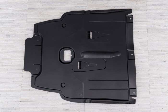 MERCEDES A-CLASS W176 2012-2018 OSŁONA PODWOZIA ŚRODKOWA A2465200223