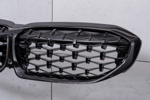 BMW SERIA 3 G21 2018+ TUNINGOWY GRILL PRZEDNI DIAMOND CZARNY ATRAPA NERKI WERSJA Z KAMERĄ