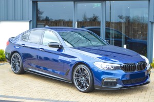 BMW SERIA 5 G31 2017+ KRATKA PRZEDNIEGO ZDERZAKA PRAWA 51118068340 / 51118064964