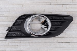 OPEL MOKKA A J13 2012-2016 PRZED FACELIFTINGIEM ZAŚLEPKA KRATKA ZDERZAKA PRZEDNIEGO PRAWA 25980486