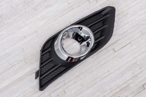 OPEL MOKKA A J13 2012-2016 PRZED FACELIFTINGIEM ZAŚLEPKA KRATKA ZDERZAKA PRZEDNIEGO PRAWA 25980486