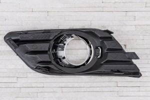 OPEL MOKKA A J13 2012-2016 PRZED FACELIFTINGIEM ZAŚLEPKA KRATKA ZDERZAKA PRZEDNIEGO PRAWA 25980486