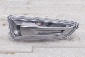 OPEL ASTRA J 2009-2015 MIGACZ KIERUNKOWSKAZ BOCZNY PRAWY 13273104