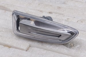 OPEL ASTRA J 2009-2015 MIGACZ KIERUNKOWSKAZ BOCZNY PRAWY 13273104