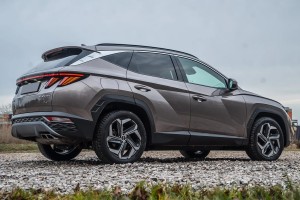 HYUNDAI TUCSON IV NX4 2020+ LISTWA TYLNEGO ZDERZAKA PRAWA CIEMNY CHROM 86692N7010