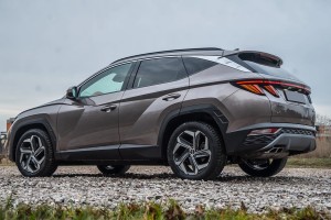 HYUNDAI TUCSON IV NX4 2020+ LISTWA TYLNEGO ZDERZAKA PRAWA CIEMNY CHROM 86692N7010