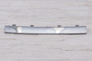 HYUNDAI TUCSON IV NX4 2020+ CHROMOWANA LISTWA DOLNEJ KRATKI ZDERZAKA ŚRODKOWA 86569N7010