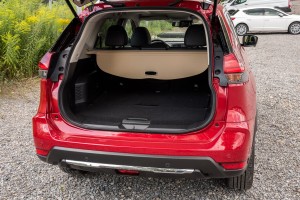 NISSAN X-TRAIL III T32 2014-2020 ROLETA BEŻOWA