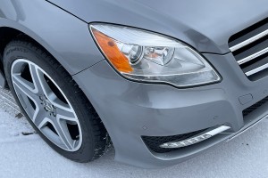 MERCEDES R-CLASS W251 2009-2013 PO FACELIFTINGU CHROMOWANA LISTWA KRATKI PRZEDNIEGO ZDERZAKA LEWA A2518853023