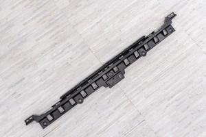 DODGE CHARGER 2015-2018 ŚLIZG TYLNEGO ZDERZAKA ŚRODKOWY 68226564AB