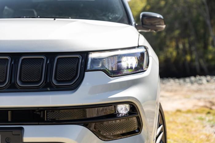 JEEP COMPASS II MP 2020+ PO FACELIFTINGU KRATKA PRZEDNIEGO ZDERZAKA ZAŚLEPKA HALOGENU LEWA 6ZH33TZZAA