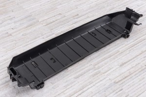 BMW X5 E70 2006-2013 MOCOWANIE CHŁODNICY WODY PODSTAWA DOLNA 17117795909