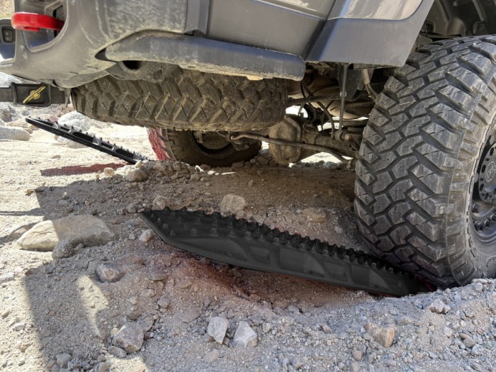 JEEP WRANGLER TRAPY PIASKOWE BŁOTNE NAJAZD ANTYPOŚLIZGOWY OFF-ROAD KOMPLET 2 SZTUK