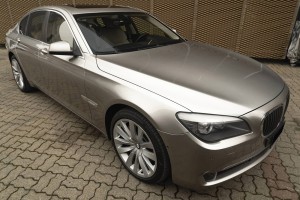 BMW SERIA 7 F02 2008-2015 ZAŚLEPKA HAKA PRZEDNIEGO ZDERZAKA 51117210880