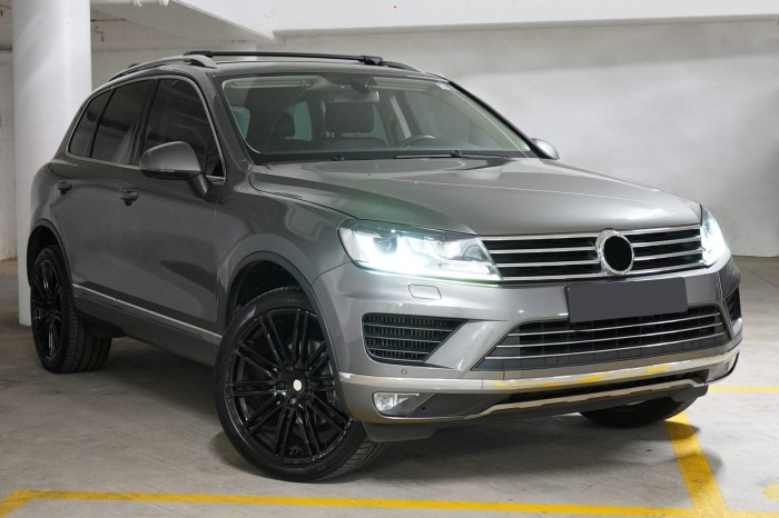 VOLKSWAGEN TOUAREG II 7P 2014-2018 PO FACELIFTINGU KRATKA PRZEDNIEGO ZDERZAKA PRAWA 7P6853666B