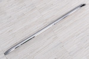 VOLKSWAGEN TOUAREG II 7P 2014-2018 PO FACELIFTINGU CHROMOWANA LISTWA PRZEDNIEGO ZDERZAKA ŚRODKOWA GÓRNA 7P68532452ZZ