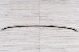 VOLKSWAGEN TOUAREG II 7P 2014-2018 PO FACELIFTINGU CHROMOWANA LISTWA PRZEDNIEGO ZDERZAKA ŚRODKOWA GÓRNA 7P68532452ZZ