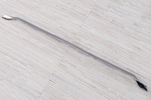 VOLKSWAGEN TOUAREG II 7P 2014-2018 PO FACELIFTINGU CHROMOWANA LISTWA PRZEDNIEGO ZDERZAKA ŚRODKOWA DOLNA 7P6853079