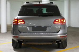 VOLKSWAGEN TOUAREG II 7P 2014-2018 PO FACELIFTINGU CHROMOWANA LISTWA TYLNEGO ZDERZAKA LEWA 7P6853841