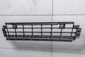 VOLKSWAGEN GOLF 8 VIII 5H 2020+ GRILL DOLNY KRATKA PRZEDNIEGO ZDERZAKA 5H0853677F