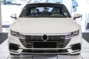 VOLKSWAGEN ARTEON 2017-2020 R-LINE PRZED FACELIFTINGIEM KRATKA PRZEDNIEGO ZDERZAKA PRAWA 3G8853666B