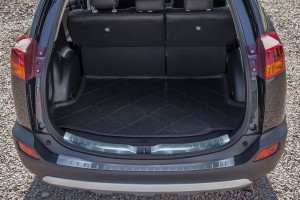 TOYOTA RAV4 IV XA40 2013-2015 PRZED FACELIFTINGIEM OCHRONNA LISTWA PROGU BAGAŻNIKA