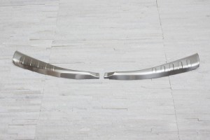 TOYOTA RAV4 IV XA40 2013-2015 PRZED FACELIFTINGIEM OCHRONNA LISTWA PROGU BAGAŻNIKA