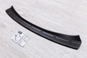 TOYOTA RAV4 IV XA40 2013-2015 PRZED FACELIFTINGIEM OCHRONNA LISTWA ZDERZAKA TYLNEGO ABS