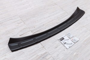 TOYOTA RAV4 IV XA40 2013-2015 PRZED FACELIFTINGIEM OCHRONNA LISTWA ZDERZAKA TYLNEGO ABS