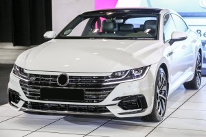 VOLKSWAGEN ARTEON 2017-2020 R-LINE PRZED FACELIFTINGIEM NAROŻNIK PRZEDNIEGO ZDERZAKA PRAWY 3G8807013G