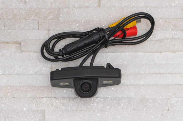 HONDA CITY IV 2002 – 2008 KAMERA COFANIA Z LAMPĄ