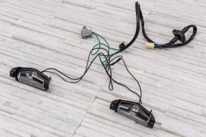 MAZDA 2 II DE 2007-2014 LAMPA TYLNEJ TABLICY REJESTRACYJNEJ BBM451274B