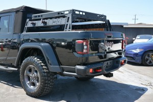 JEEP GLADIATOR JT 2018+ ZDERZAK TYLNY Z PDC