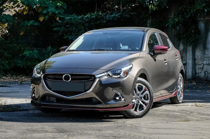 MAZDA 2 2017-2020 LAMPA PRZECIWMGIELNA LED PRZEDNIA LEWA  B63B51690