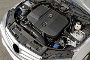 MERCEDES C-CLASS W204 2007-2014 OSŁONA GÓRNA PASA PRZEDNIEGO A2045000155