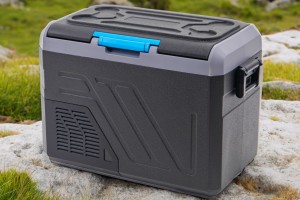 KOMPRESOROWA TURYSTYCZNA PRZENOŚNA LODÓWKO-ZAMRAŻARKA IK-15-35L 35L DO -20°C 12-24V WYŚWIETLACZ + GRATIS