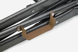 SKŁADANE KRZESŁO TURYSTYCZNE ZE STOLIKIEM NA NAPOJE BRĄZOWE