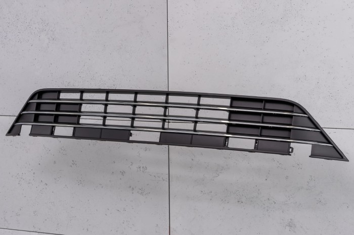 VW TOUAREG 2015-2018 KRATKA PRZEDNIEGO ZDERZAKA 7P6853671H