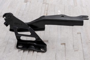 MAZDA 6 III GJ 2014-2018 PO PIERWSZYM LIFTINGU ZAWIAS POKRYWY MASKI PRAWY GHP952410B