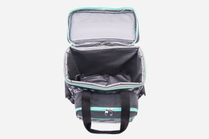 TURYSTYCZNA IZOLOWANA WALIZKA CHŁODZĄCA 25 L Z WYPOSAŻENIEM DLA 4 OS