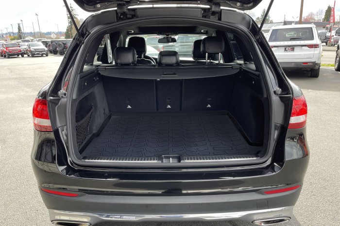 MERCEDES GLC X253 2015-2020 PRZED FACELIFTINGIEM MATA BAGAŻNIKA